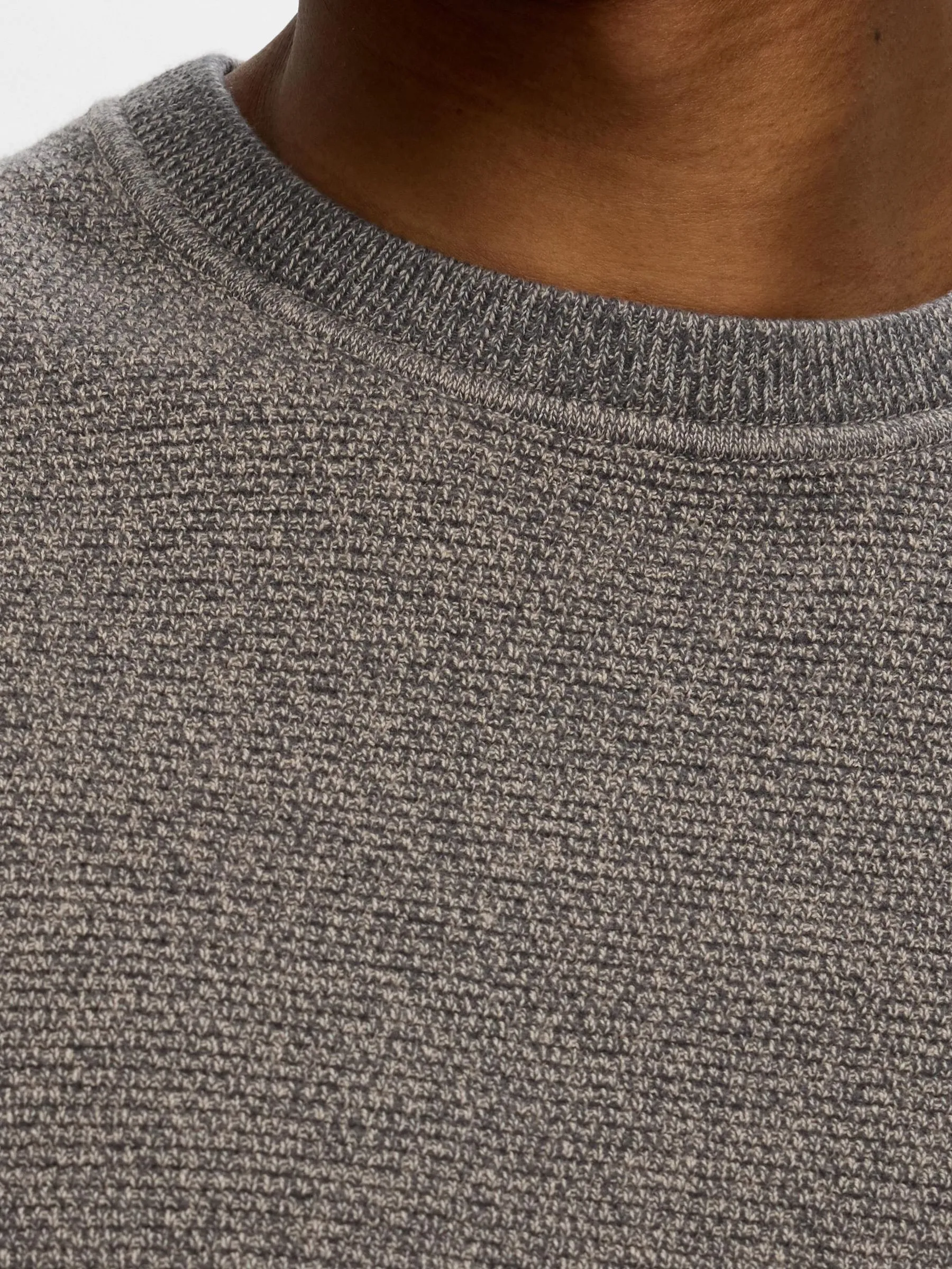 100% BAUMWOLL PULLOVER MIT RUNDHALSAUSSCHNITT