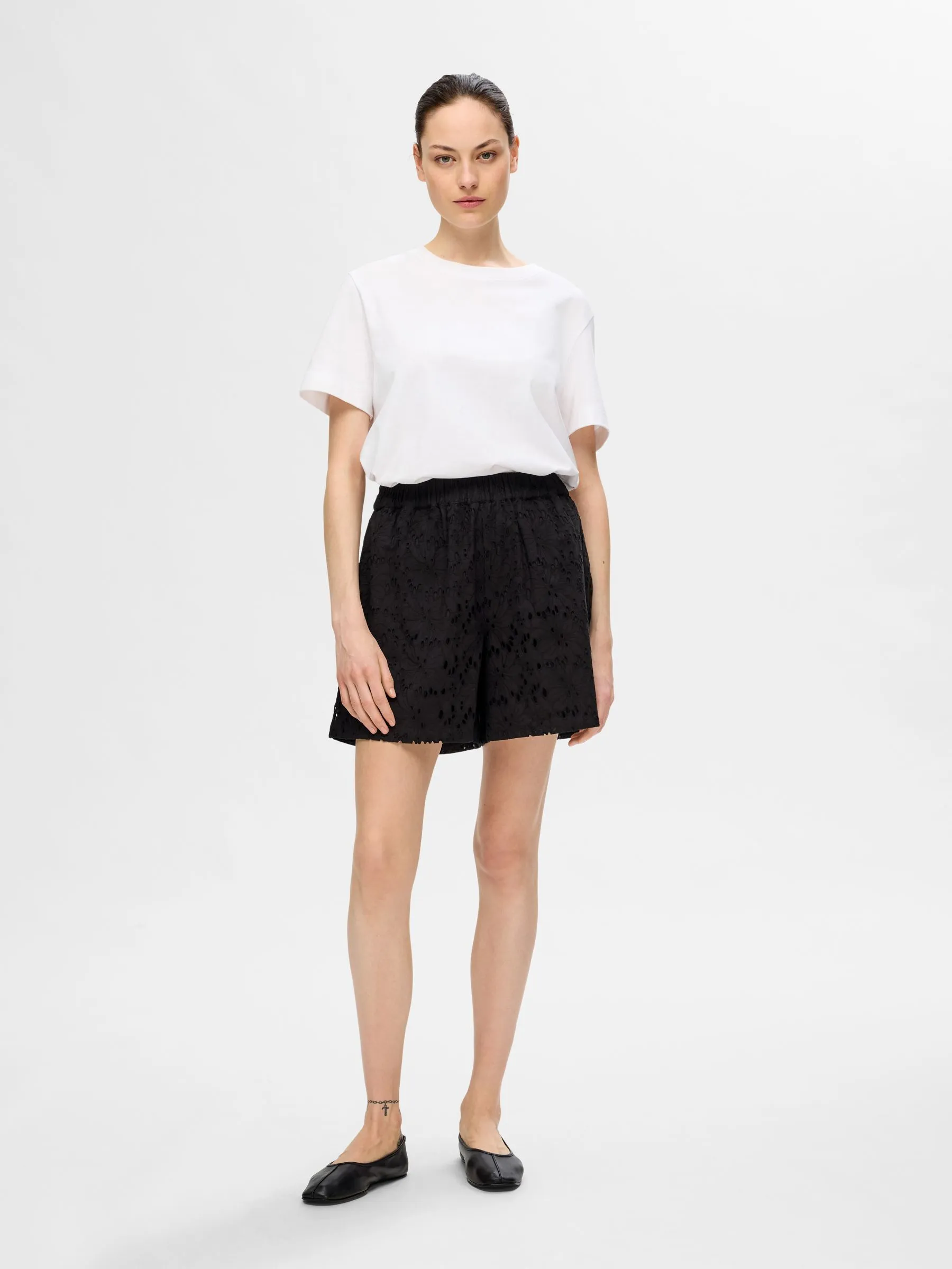 BRODERIE ANGLAISE SHORTS