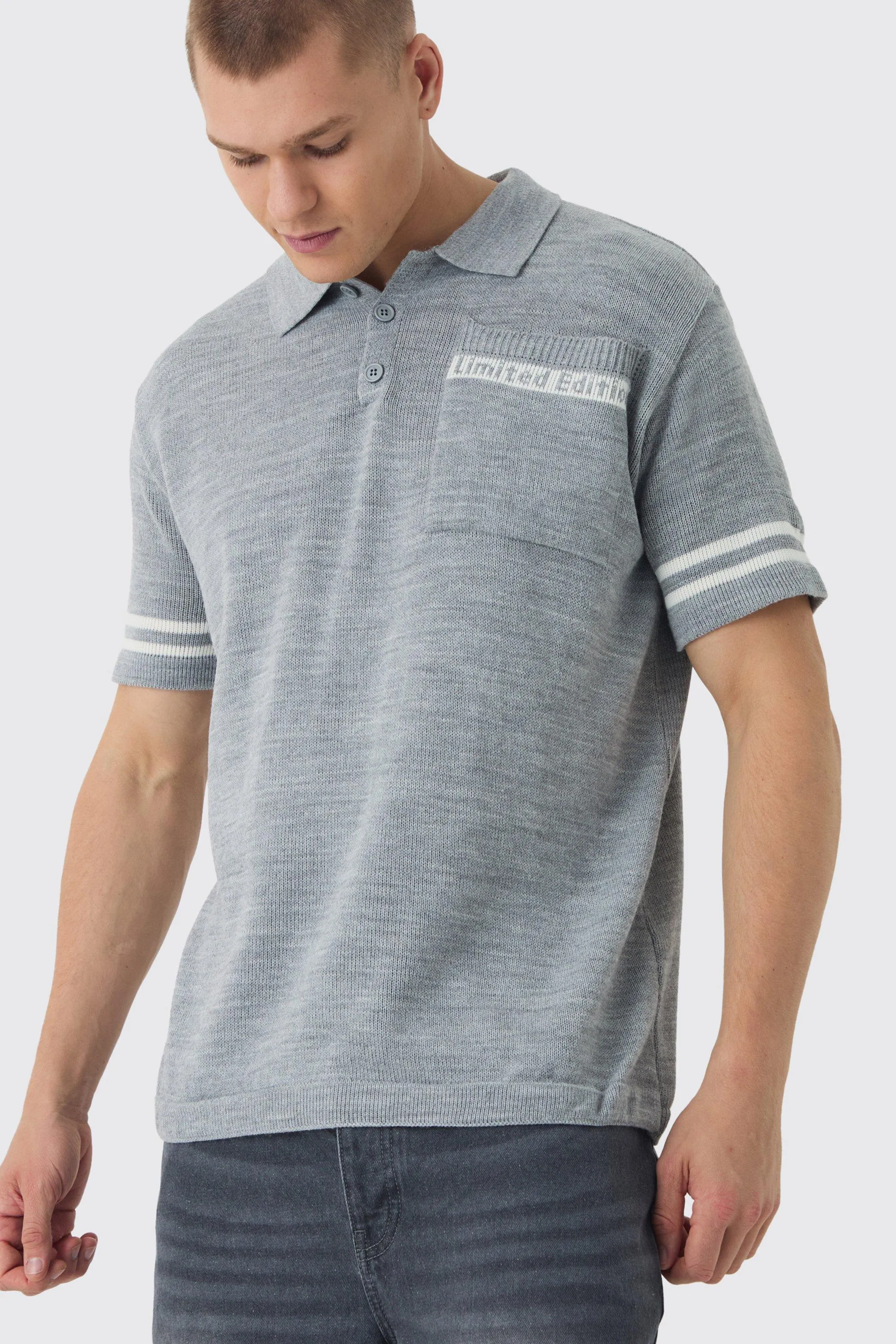 Oversize Limited Edition Poloshirt mit V-Ausschnitt