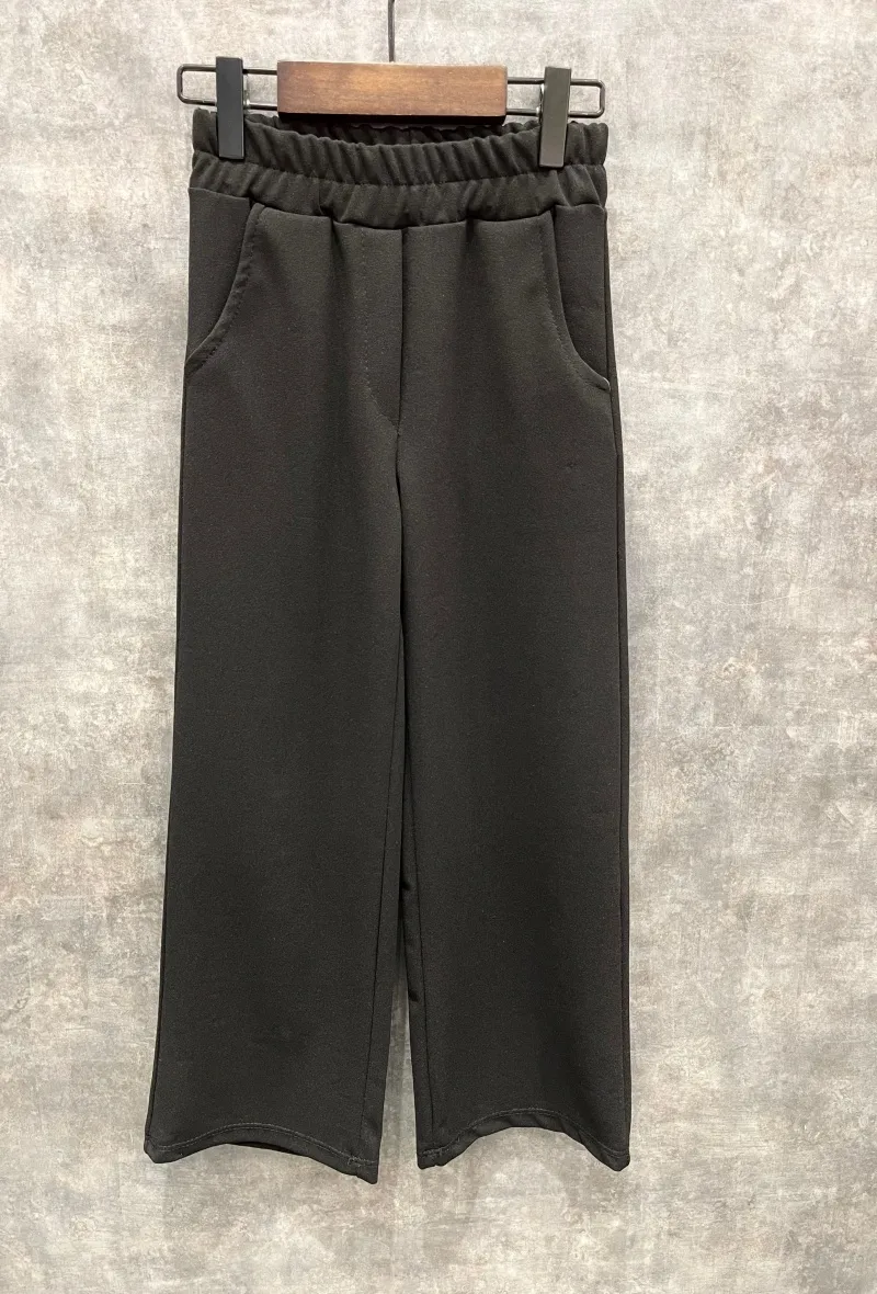 Palazzo pants in crepe material