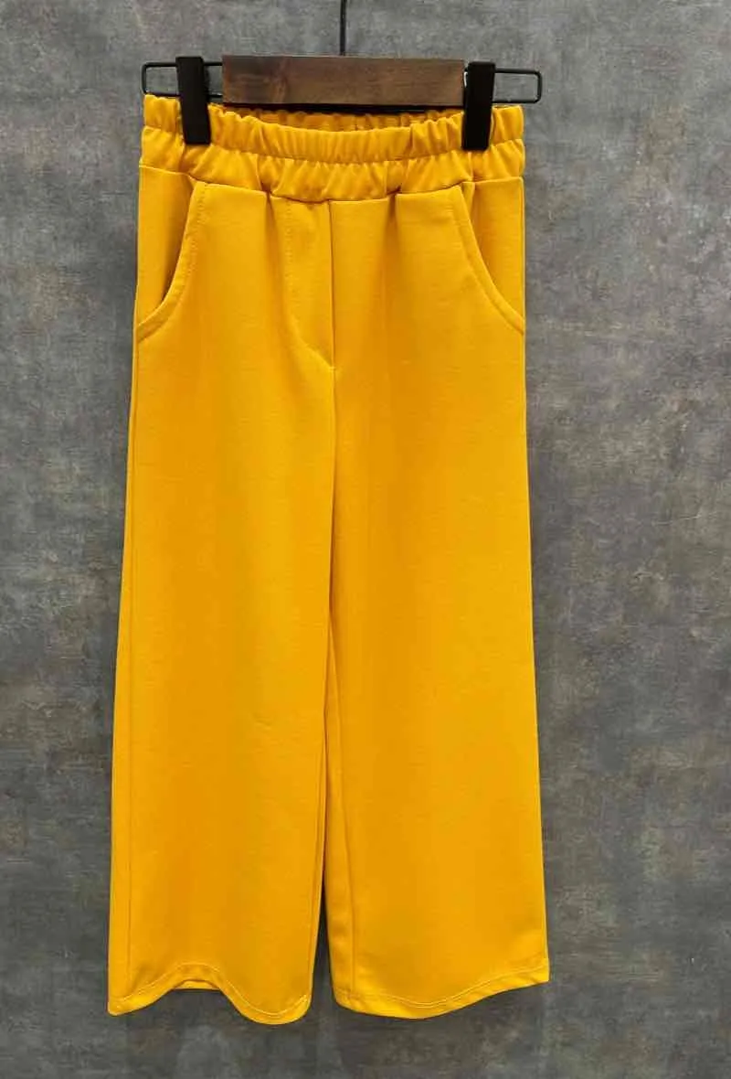 Palazzo pants in crepe material