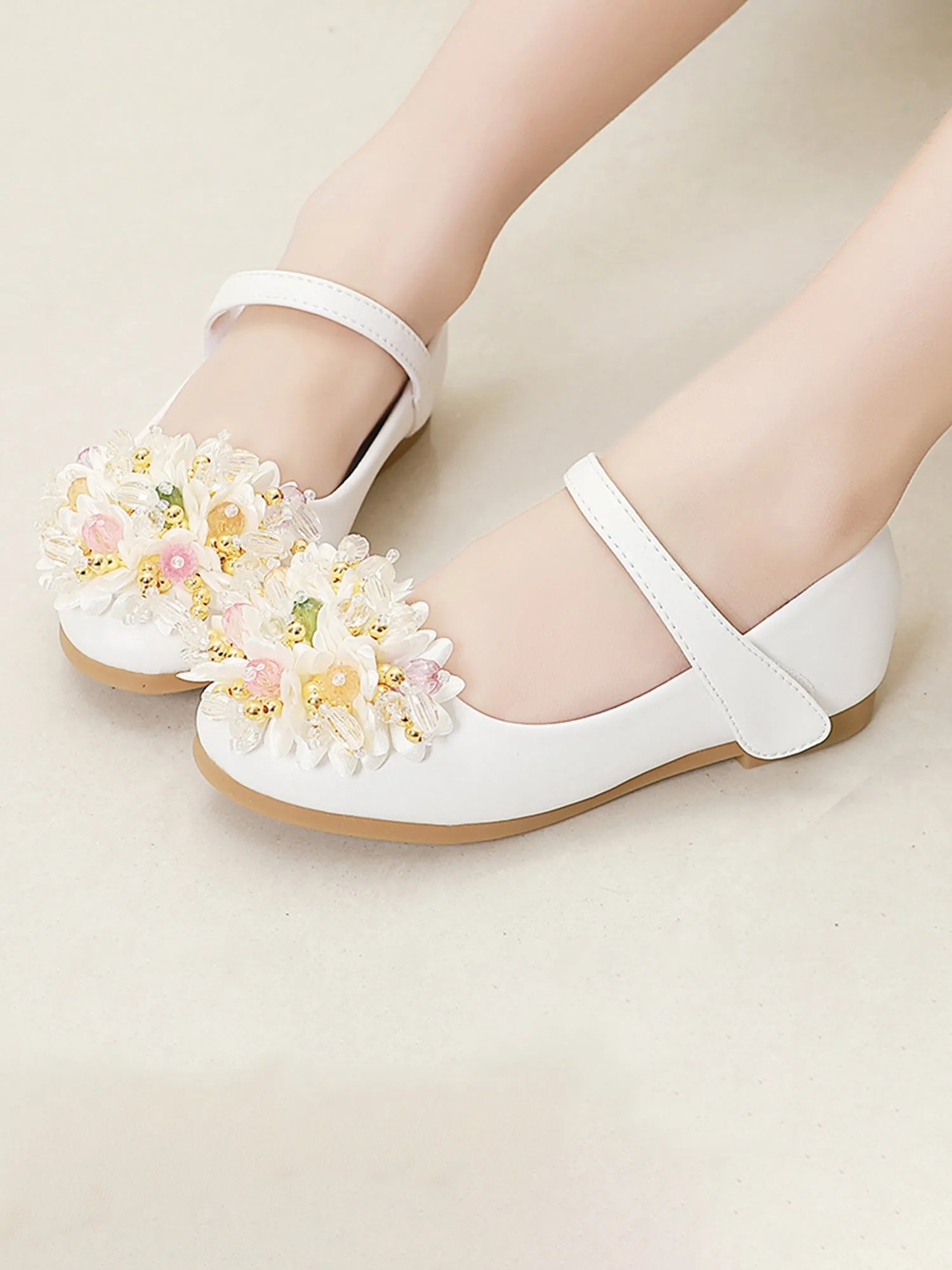 Perlenblumen Flache Mdchen-Schuhe Mit Rundem Zeh Und Einem Riemen