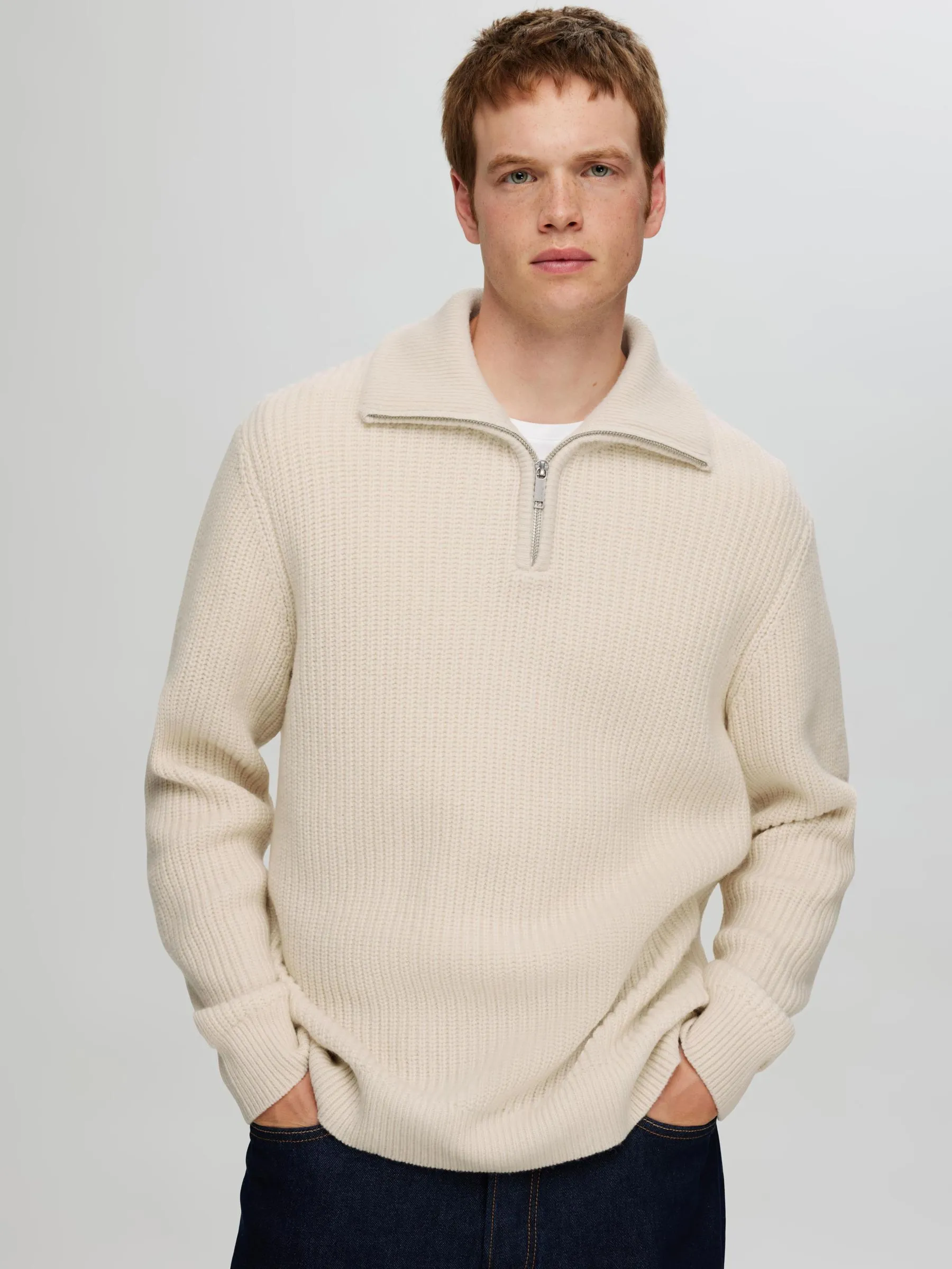 STRICK HALF-ZIP PULLOVER