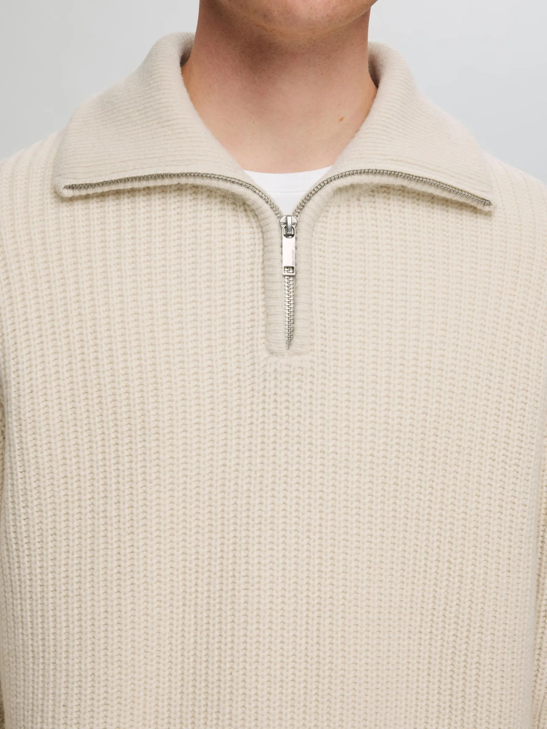 STRICK HALF-ZIP PULLOVER