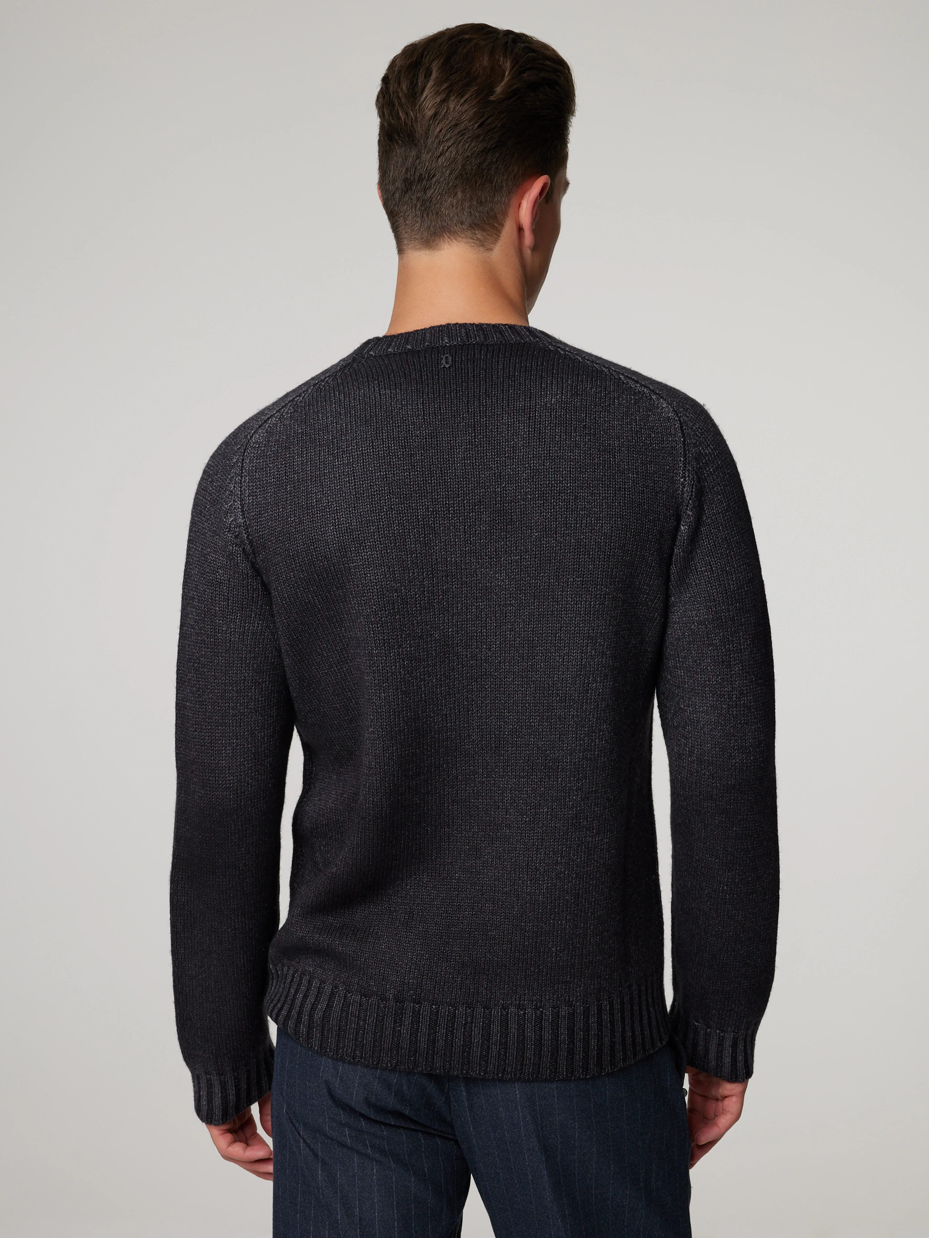 Strickpullover im Slim Fit