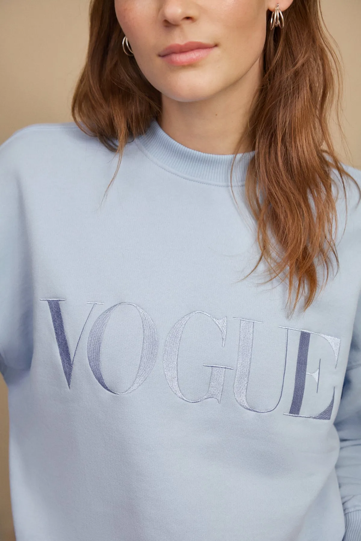 VOGUE Sweatshirt Hellblau mit Logo-Stickerei