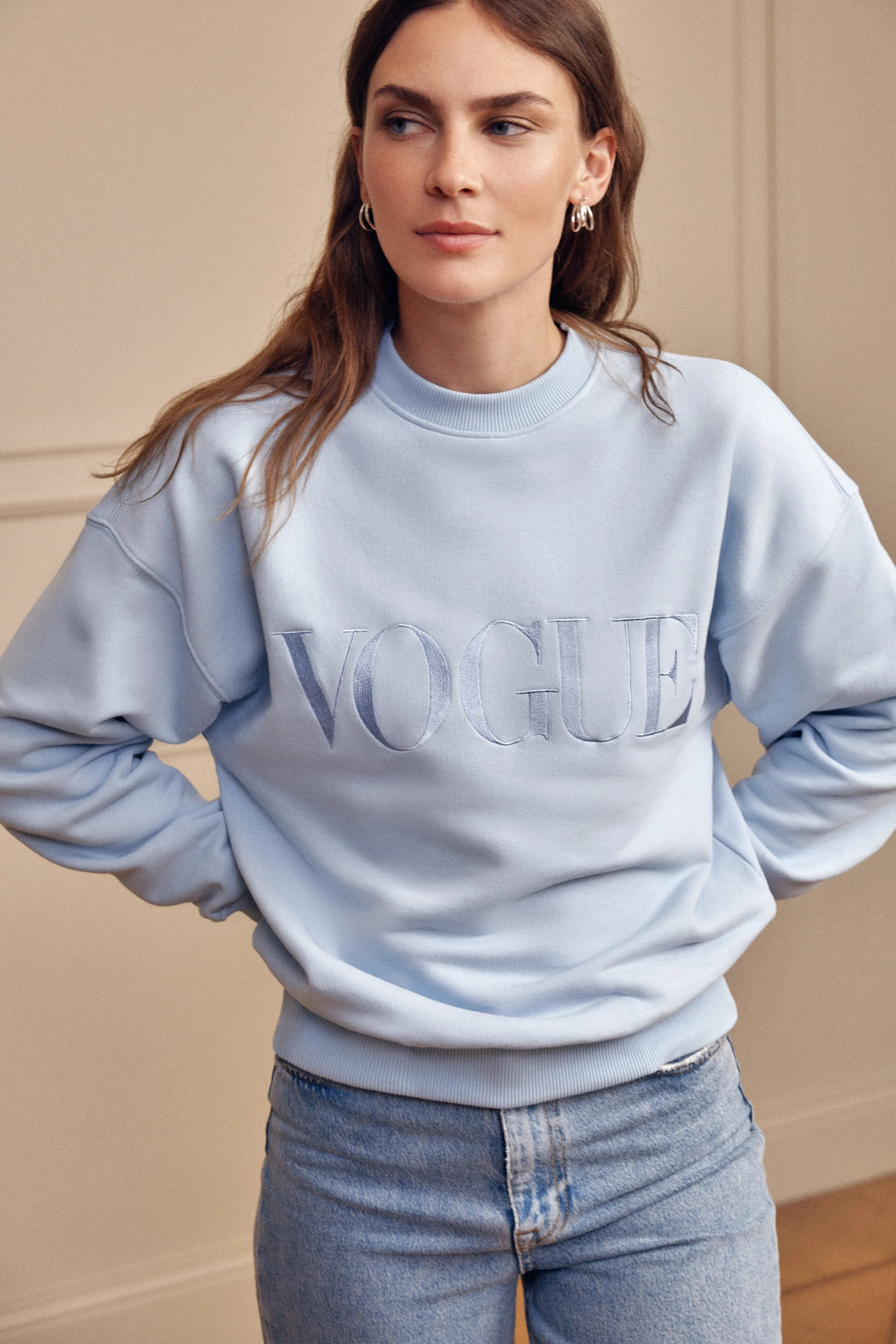 VOGUE Sweatshirt Hellblau mit Logo-Stickerei