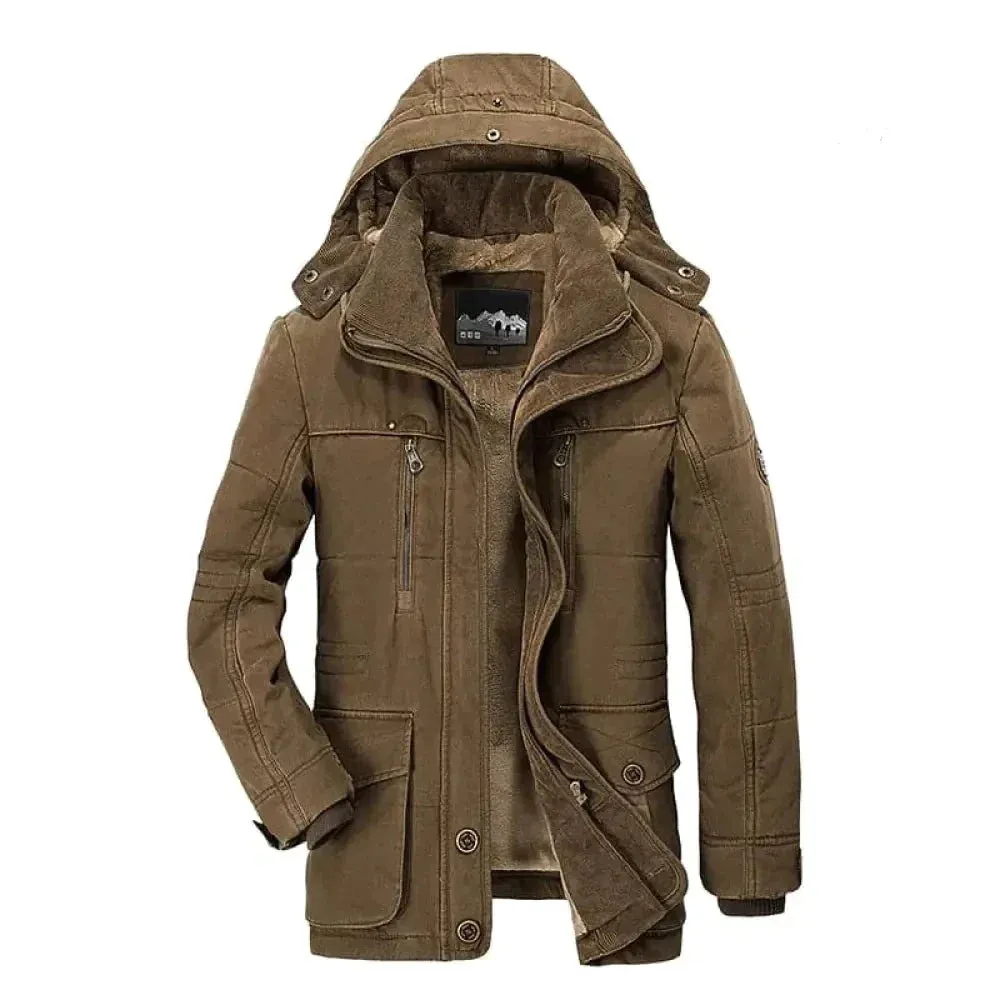 Warme Jacke mit Kapuze und mehreren Taschen